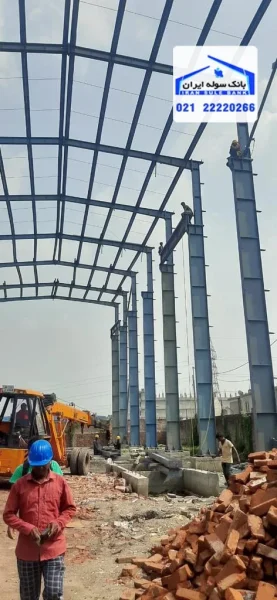 کارگران در حال نصب سوله دست دوم